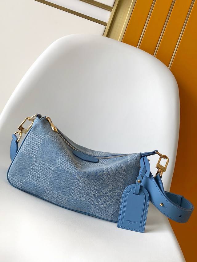 Top Original Dynamic 163 N00204 This Pochette Accessoire XL handbag is crafted f