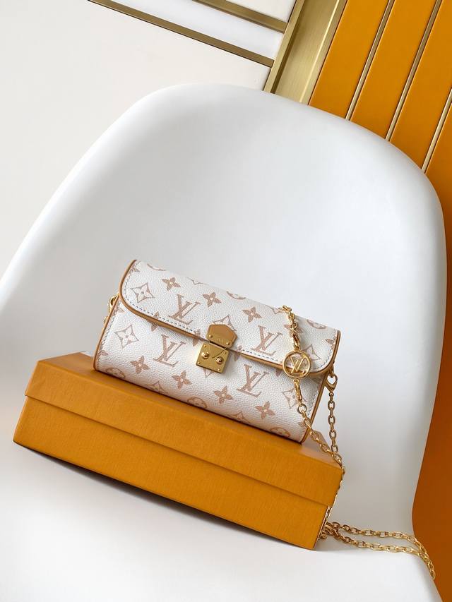 M26583 Premium Original 163 Chip Pochette Camille Handbag. This Pochette Camille