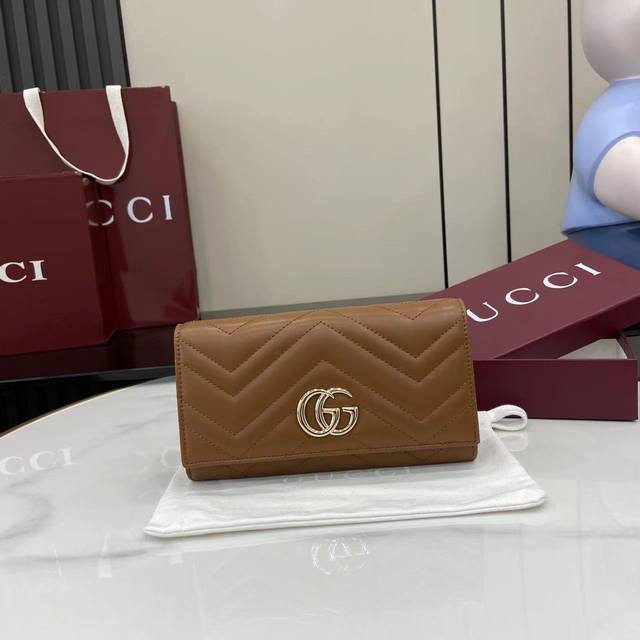 Comes with full original factory packaging. This new Gg Marmont long wallet is c