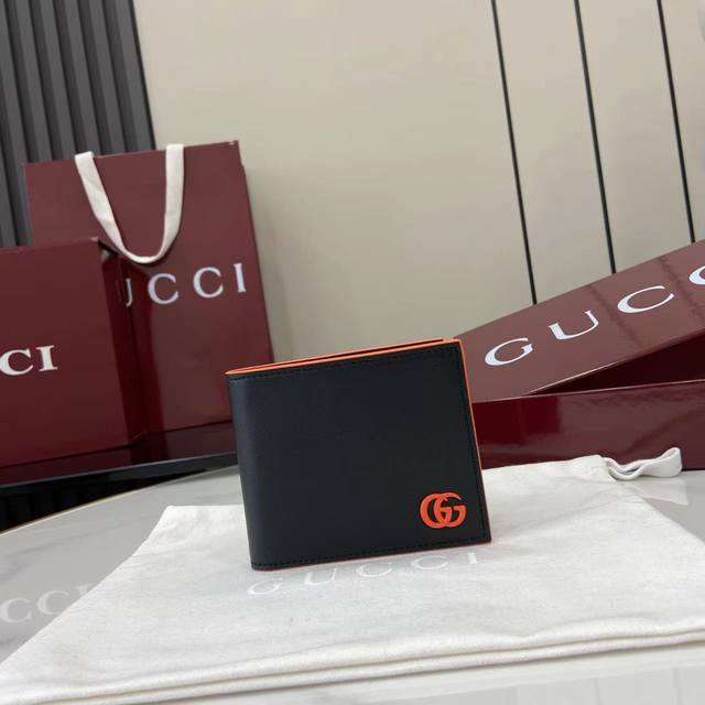 Comes with full original factory packaging. The new Gg Marmont series features c
