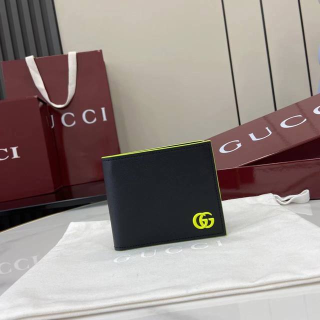 Comes with full original factory packaging. The new Gg Marmont series features c