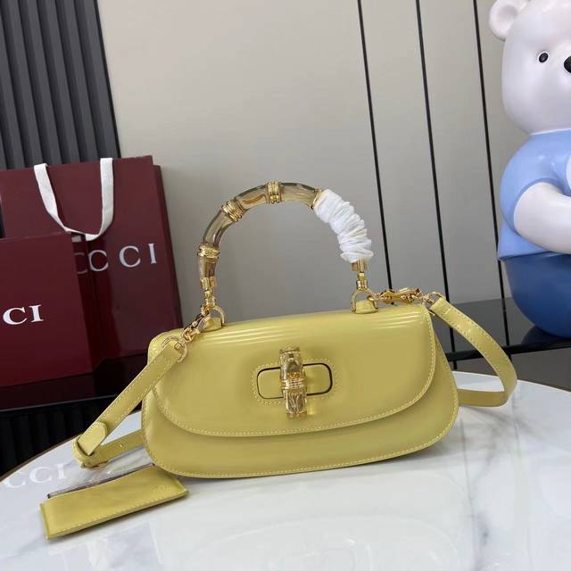 Comes with full original counter packaging. New product. This small handbag rein