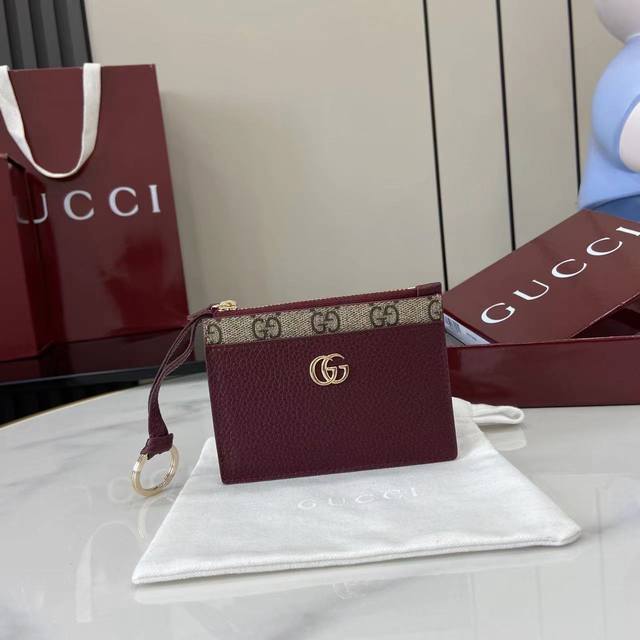 Comes with full original factory packaging. The Gg Marmont collection introduces