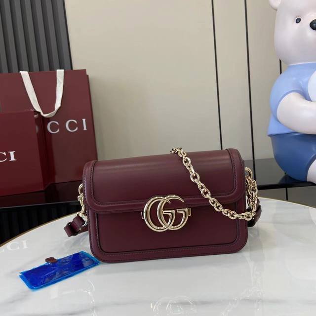 comes with a full set of original factory packaging. The new Gucci Go series is