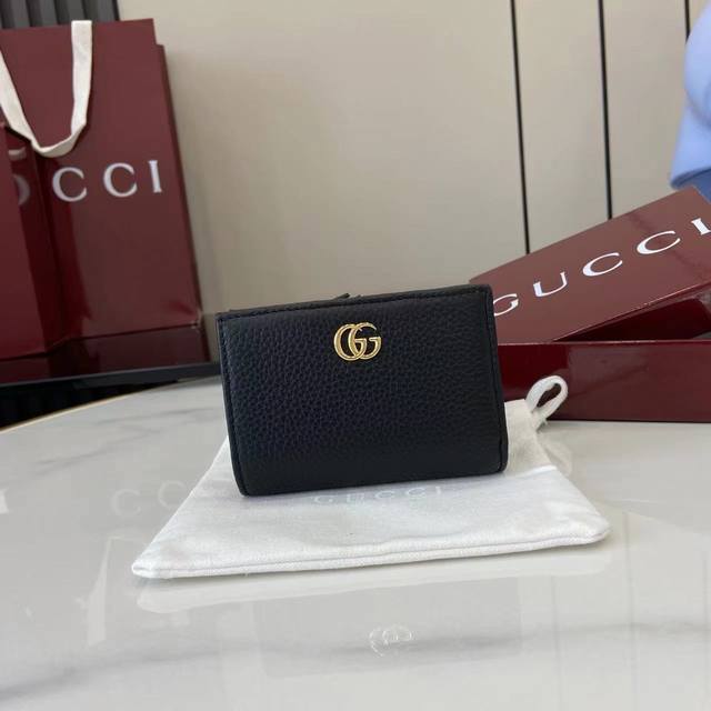 Comes with a full set of original factory packaging. This Gg Marmont series card