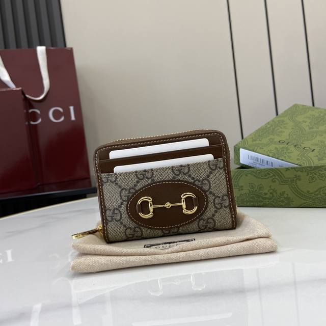Comes with a full set of original green box packaging The Gucci Horsebit 1955 se