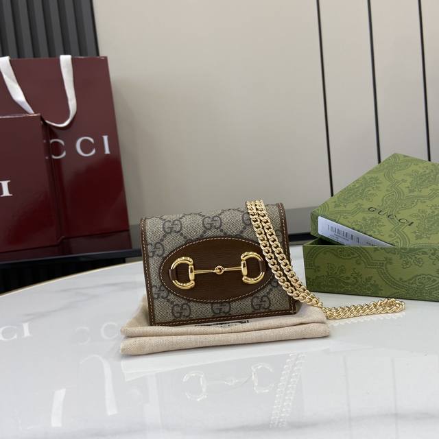 comes with the original green box packaging. This is a new model from G. We have