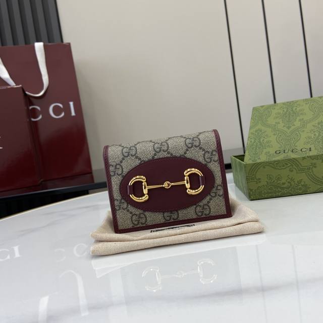 Comes with a full set of original red box packaging. Creative Director Sabato De