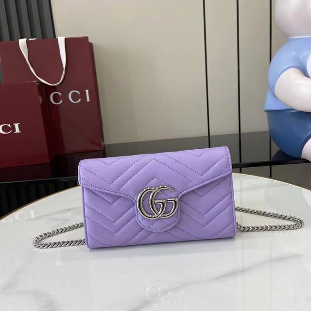 Comes with full original factory packaging. This Gg Marmont wallet-on-chain is e