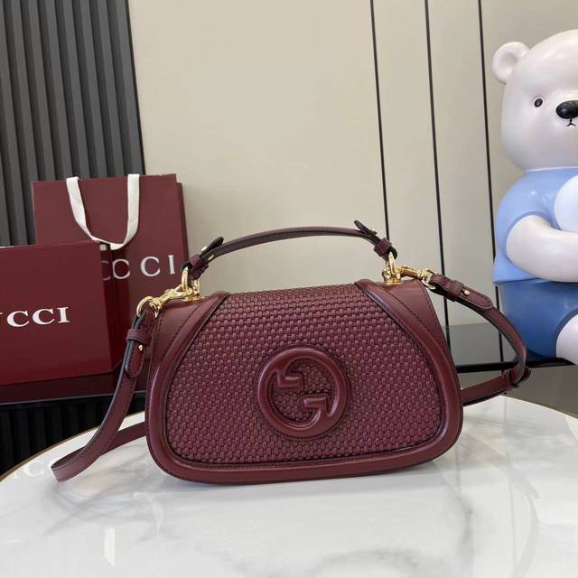 Comes with a full set of original counter packaging. The new Gucci Blondie serie