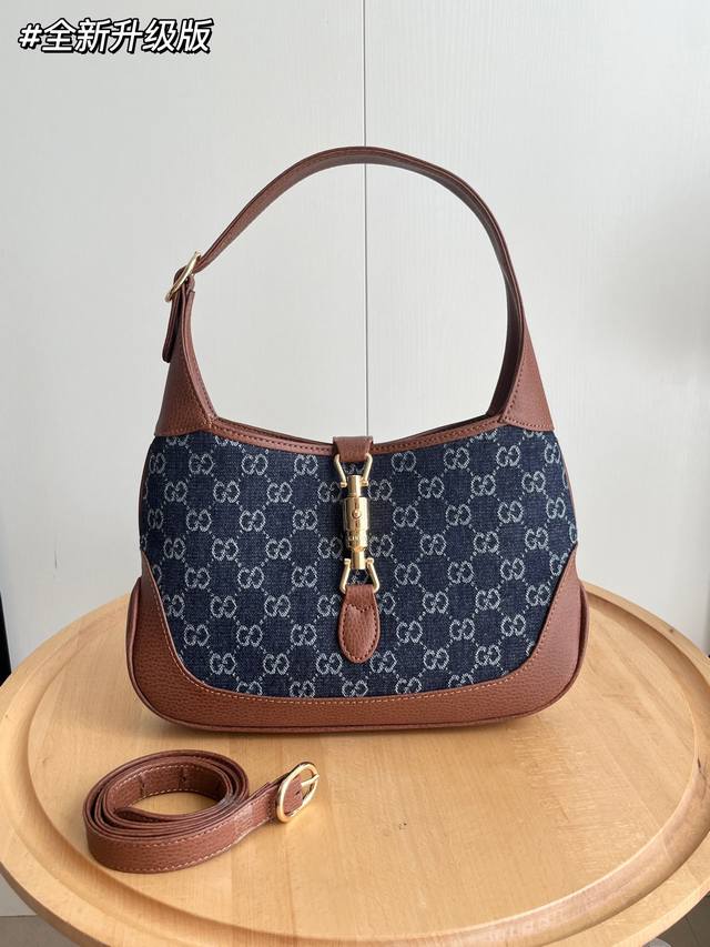 Actual shot Model number: 636706 Denim blue upgraded version Size: 28X19X4.5 Cm