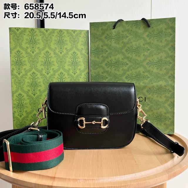 Upgraded version real shot Double shoulder strap model number: 658574 Black lea