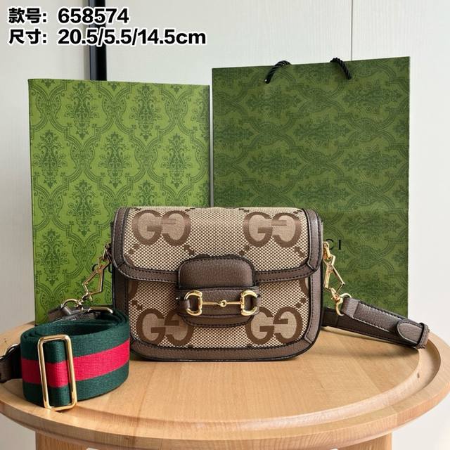 Upgraded version real shot Double shoulder strap model number: 658574 Big G siz