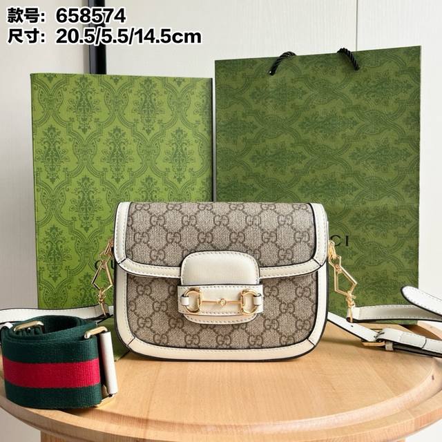Upgraded version real shot Double shoulder strap model number: 658574 White size