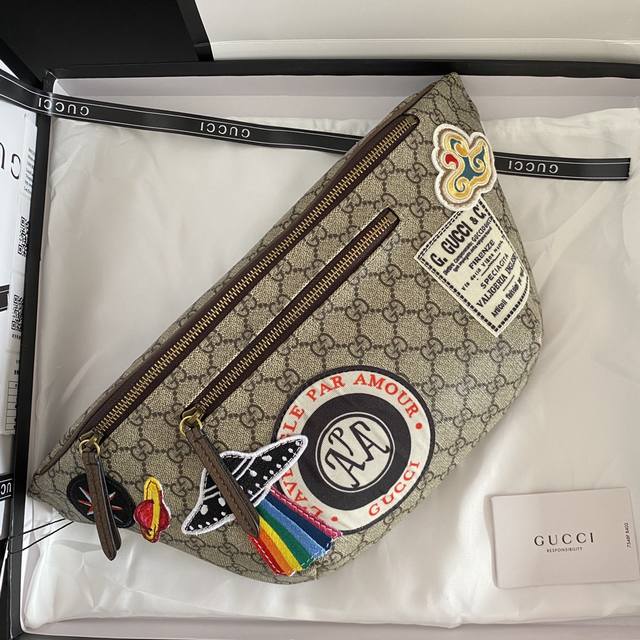 Actual shot Model: 529711 Embroidered Universe Size: 28X18X8Cm.Gg Ophidia Travel