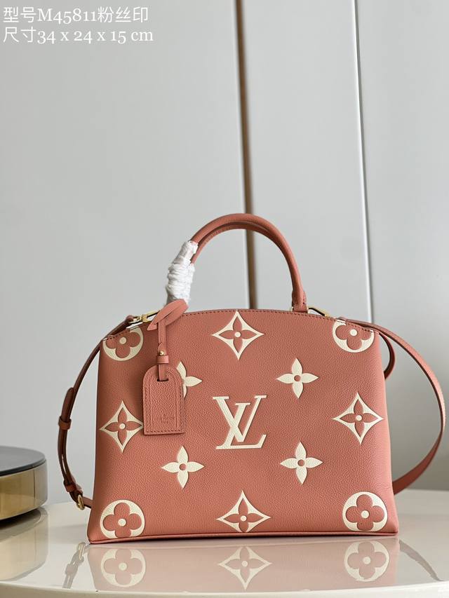 top-quality original, original model M45811. This Grand Palais handbag features