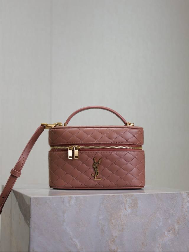 The pink Gaby Mini box bag is about to become a hot item for the new spring and