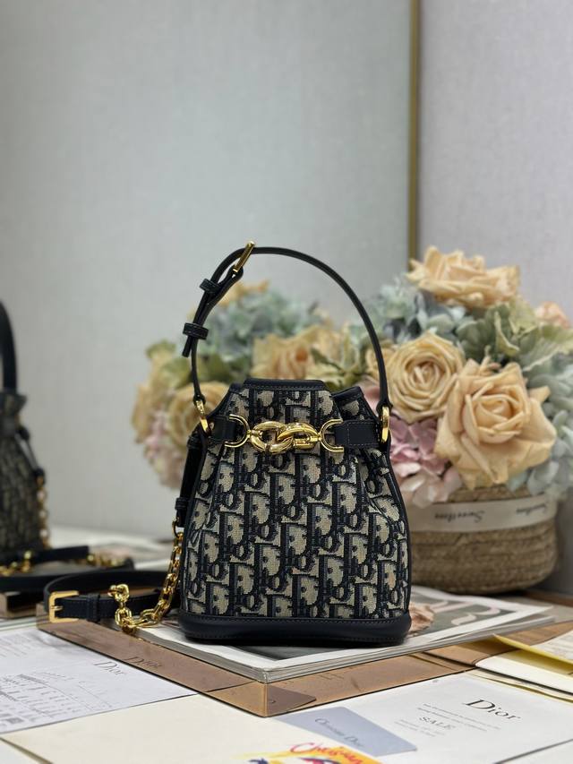 C'est Dior Small Handbag Blue D Cloth This C'est Dior handbag is a new arrival f