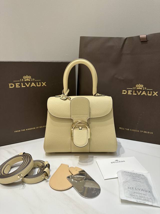 Premium dune-colored Del Vaux Brillant Togo leather. This Belgian Royal brand co