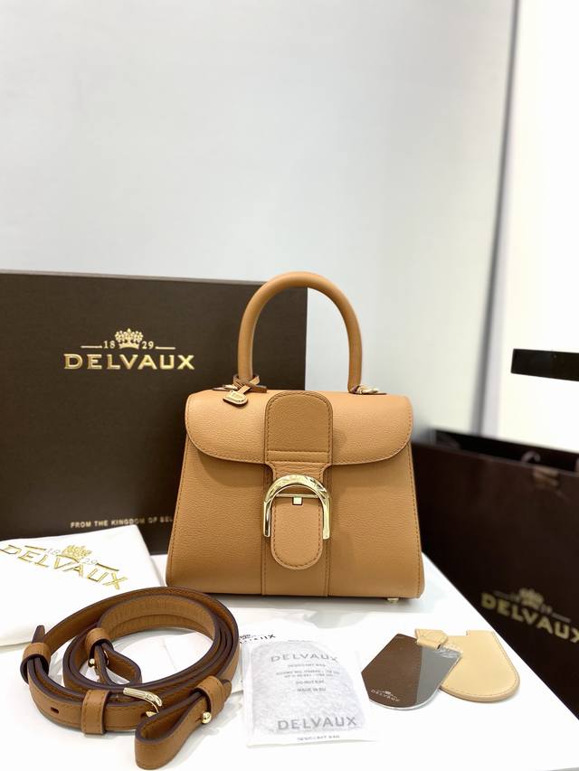 Premium Delvau Brillant Togo leather, a Belgian Royal brand. Comes with an adjus