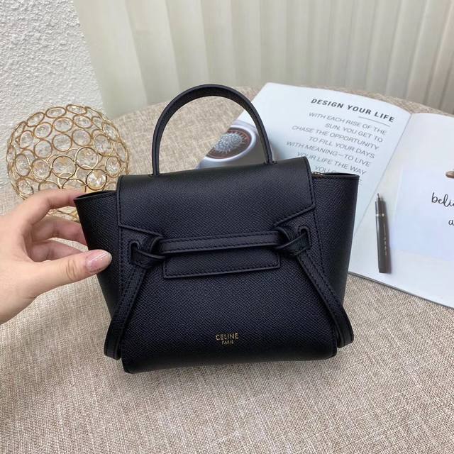 New Pico Mini is a recent hit. The bag has a three-dimensional and natural outli