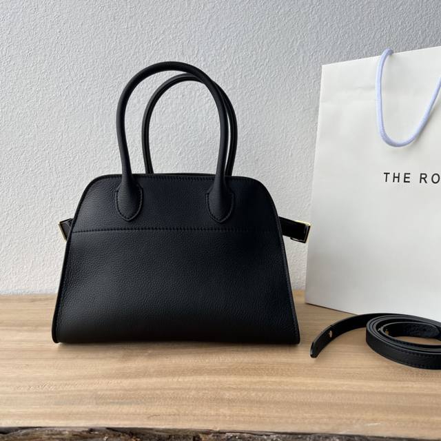 Saddle Brown Small, in stock! A classic and versatile commuter bag! Minimalist a