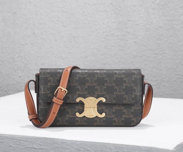 original underarm bag shipped Triomphe logo printed cow leather underarm bag siz