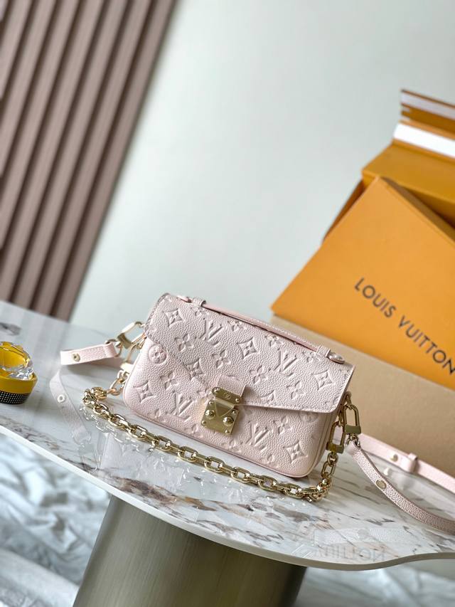 Special Mb chip version original leather Pochette Metis East West Model: M47045