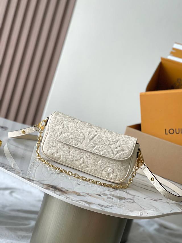 Premium Mb Original Leather Wallet On Chain Handbag Model: M82210 White Material