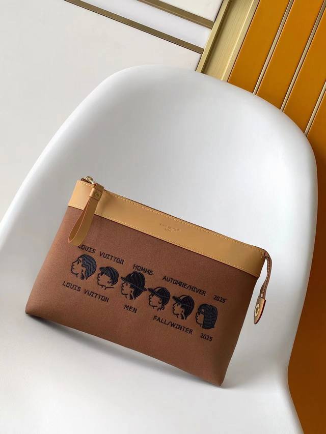 M25868 Top Original Single Update 163 Top Original Single Pharrel and Nigo Colle