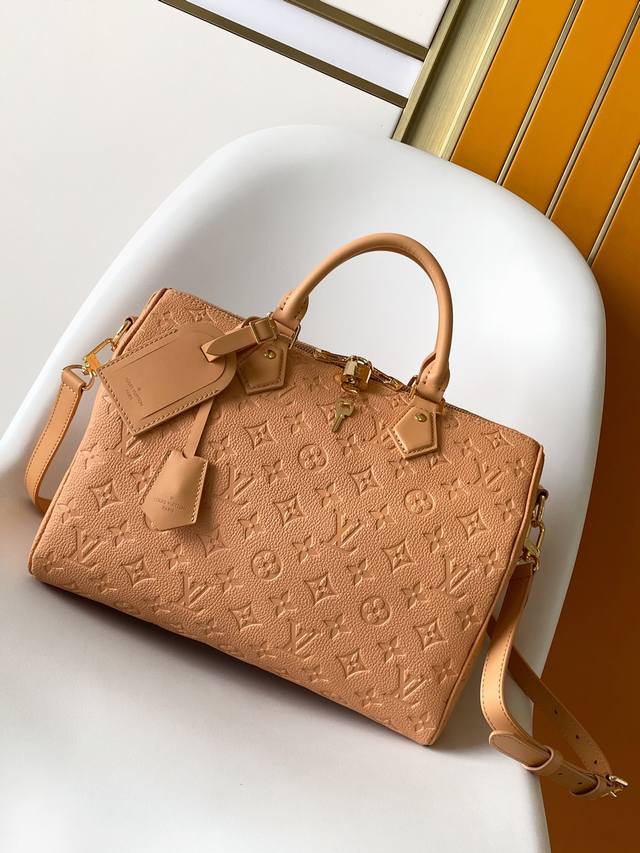 Top-grade original dynamic chip photo of the Speedy Soft 30 handbag (M47186, bla