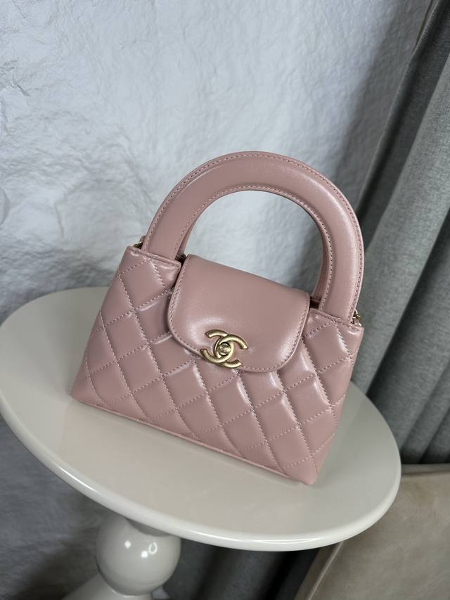 24A Kelly handle bag pink fashion is a cycle, the popular vintage Kelly has been
