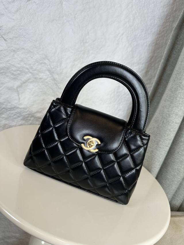 24A Kelly Handle Bag Black Fashion is a cycle. The popular vintage Kelly has bee