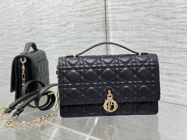 Original factory with full packaging Brick Cabinet's latest medium pearl chain c