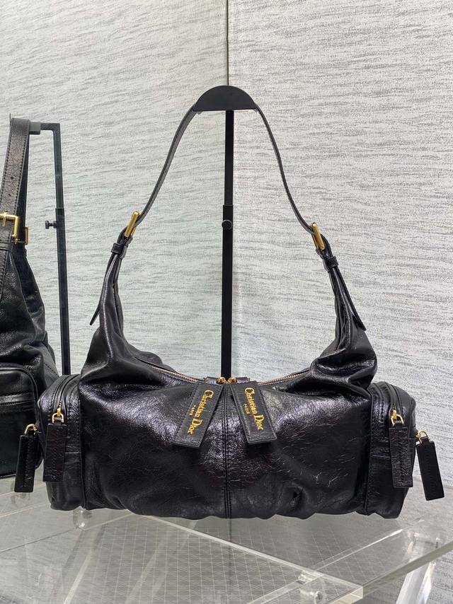 fully packaged, in stock! The latest Grand Tour model is super cool! This bag is