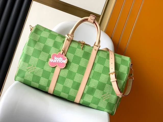 N40713 Pink N40667 Green The "Kibor 45," a premium original Damier canvas, combi