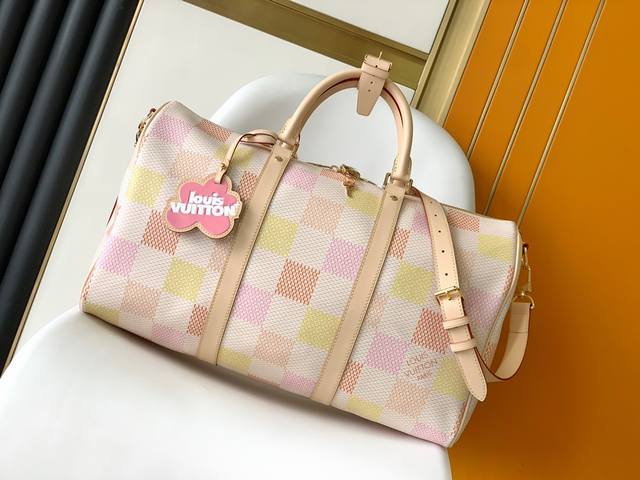 N40713 The premium, original Damier canvas "Kipol 45" combines the captivating D