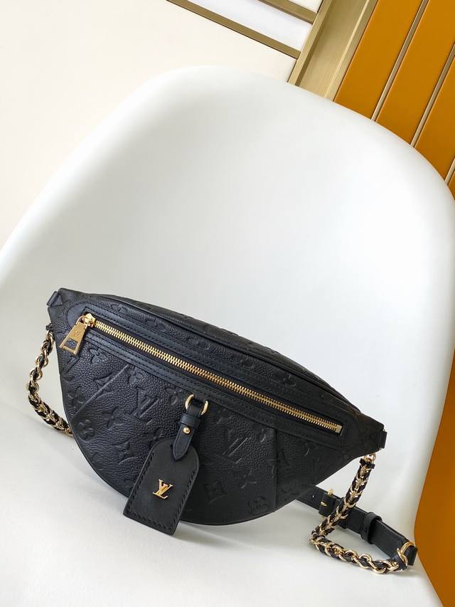 Top Original Dynamic 163 M14353 This distinctive High Rise belt bag is reimagine