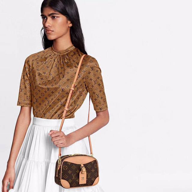 M45528 Camera Bag. Original Nicolas Ghesqui