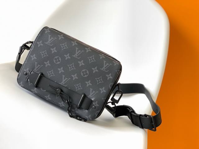 Premium Original M45585 This new Steamer messenger bag infuses the New Classics