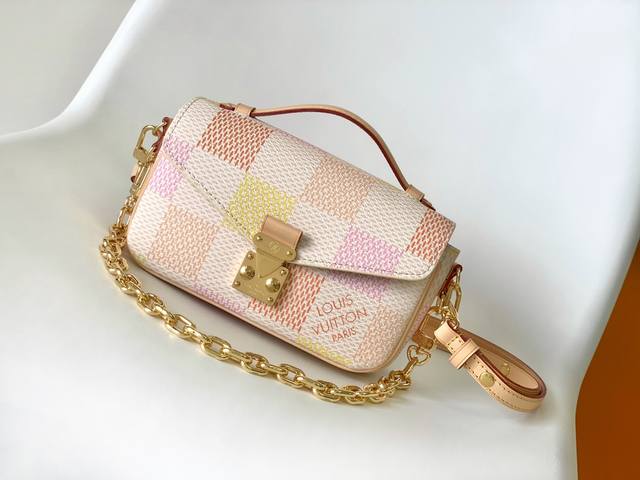 N40749 This Pochette M