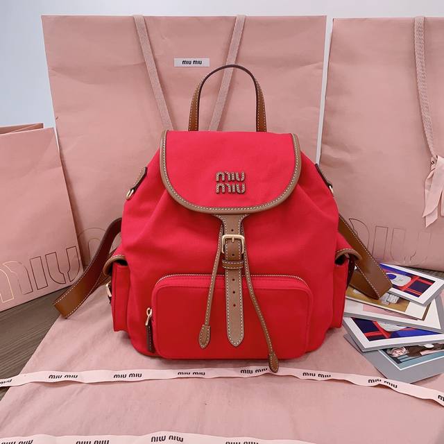 Miu new preppy backpack: 5Bz042, a perfect match of canvas and high-quality calf