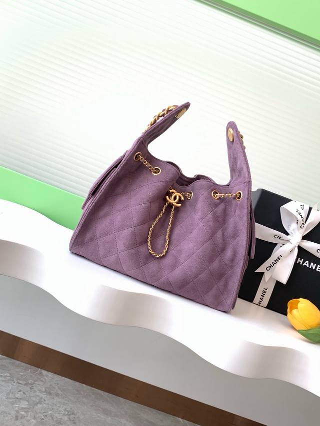 25C nubuck leather Chanel Hobo hip-hop bag, small size, retro gold coin button d