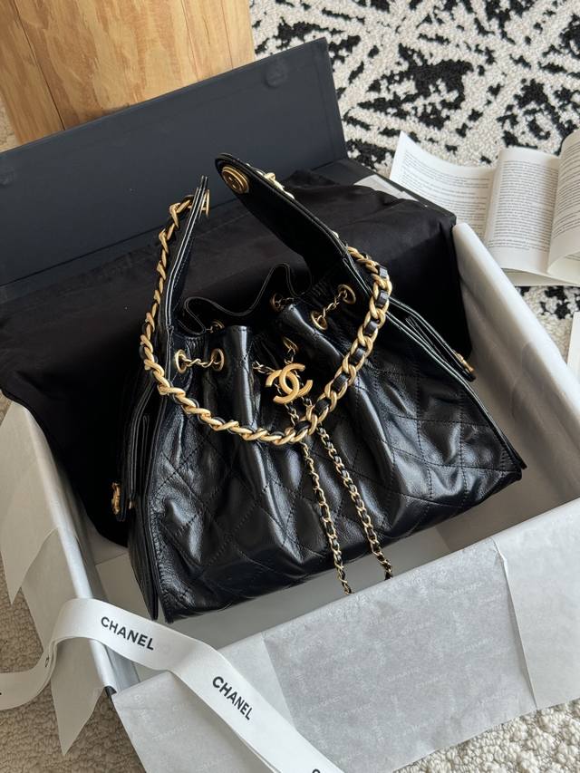 25C Hobo Bag. This season's hottest collection is undoubtedly the 25Bag Hobo. It