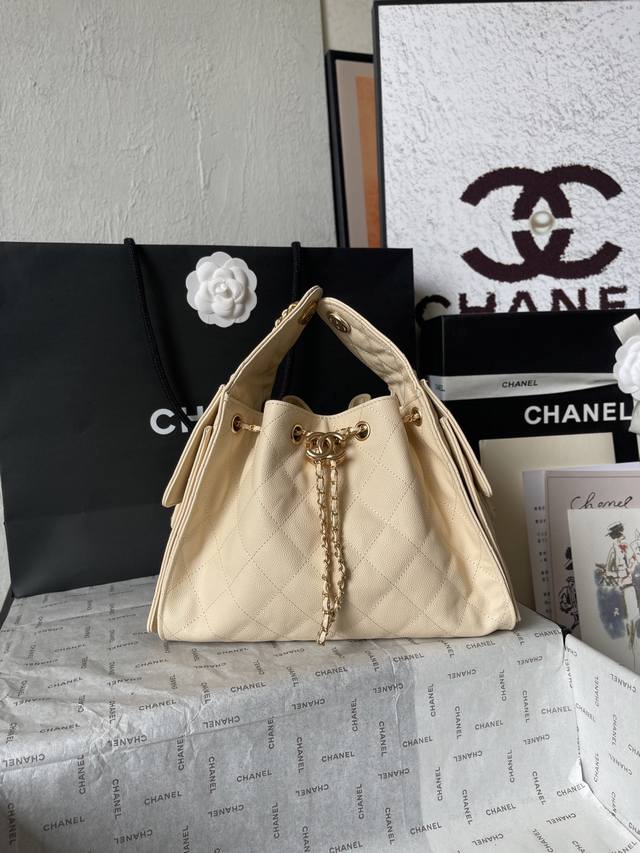 Top-of-the-line French high-end custom Chanel Hobo 25C ball-grain leather hip-ho