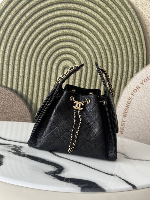 Hot item 4 back in stock! 25C cowhide ball-patterned Chanel Hobo underarm bag, s