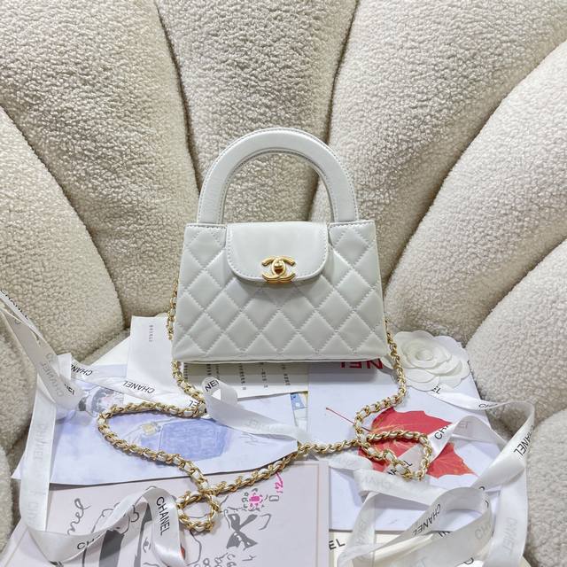 White waxed leather! In stock: 24A Kelly handle with velvet cloth. Fashion is a