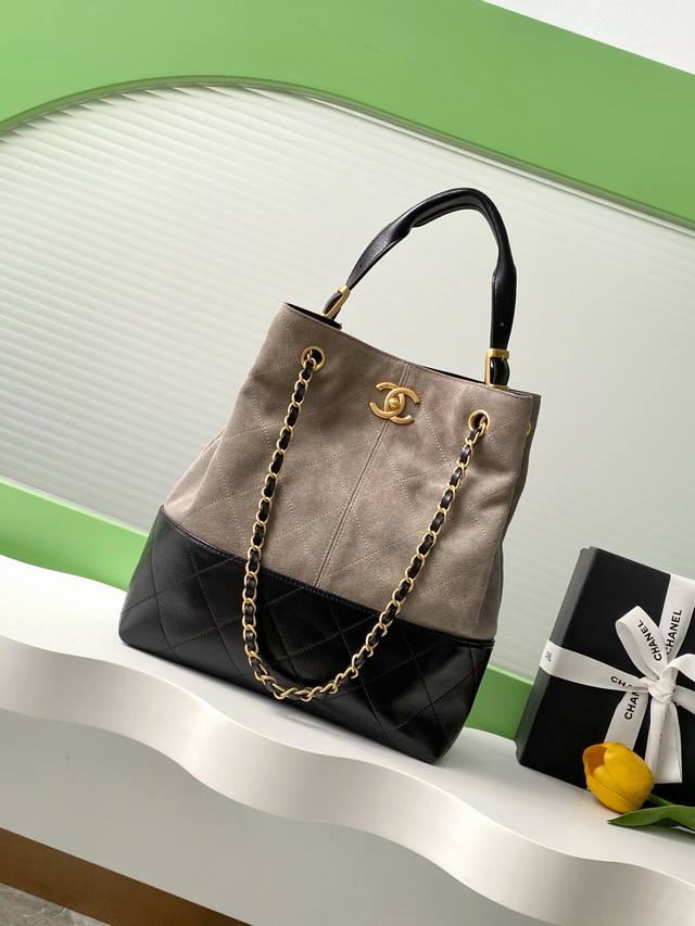 25A Suede Bags, a hit at the Handicraft Workshop show, are a masterpiece of clas