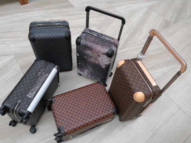 Top-quality overseas original LV Horizon four-wheeled trolley case, celebrity-st