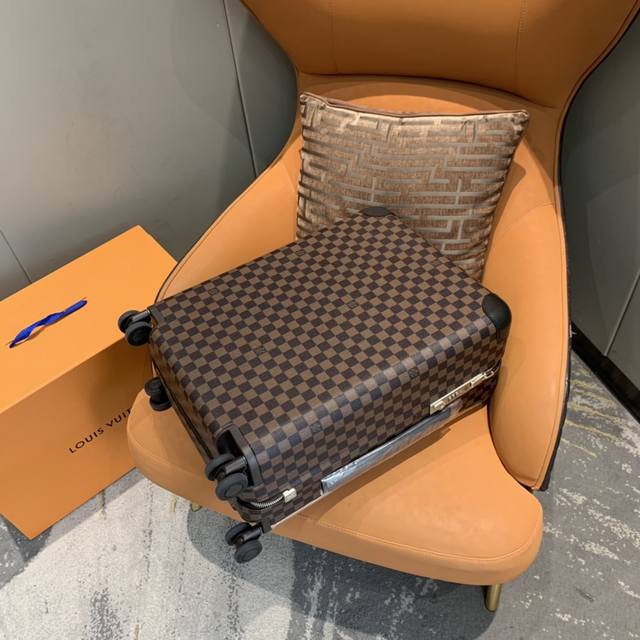 55cmhorizon four-wheeled trolley case, a 55cm encounter with the future of luxur
